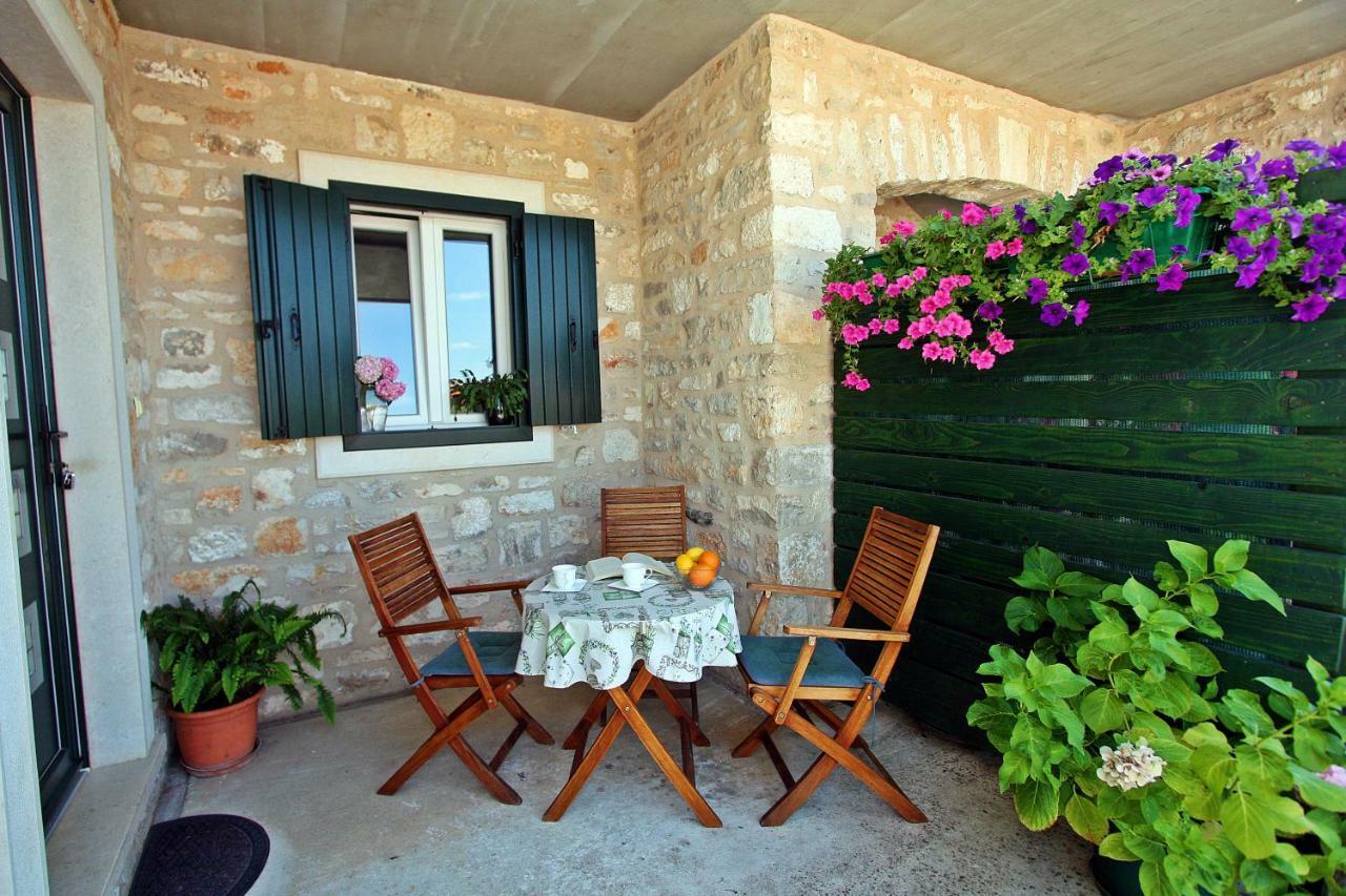 Apartment Igor Supetar Εξωτερικό φωτογραφία
