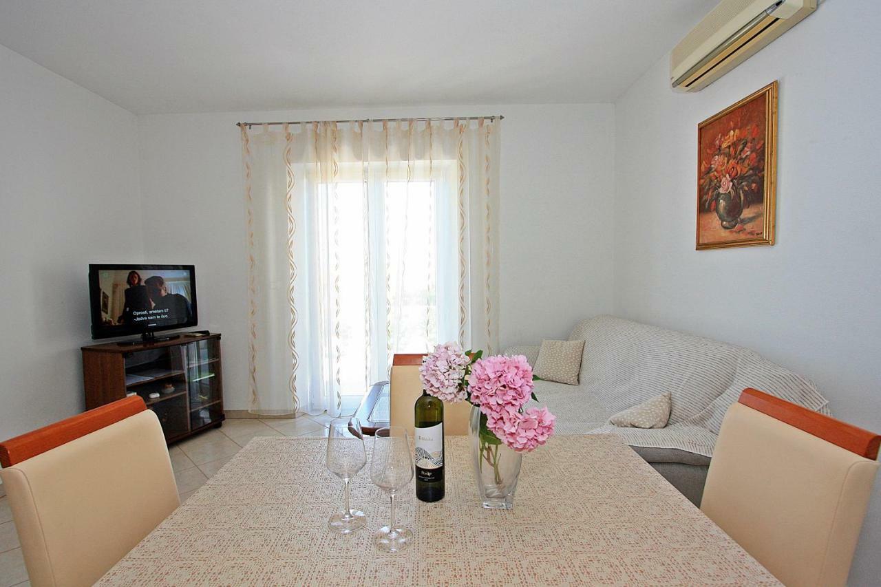 Apartment Igor Supetar Εξωτερικό φωτογραφία
